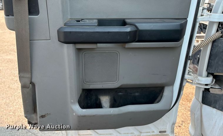 image for item DX8014 2017 Ford F450 Super Duty XL SuperCab truck cab and chassis