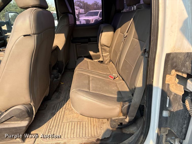 image for item DX8014 2017 Ford F450 Super Duty XL SuperCab truck cab and chassis