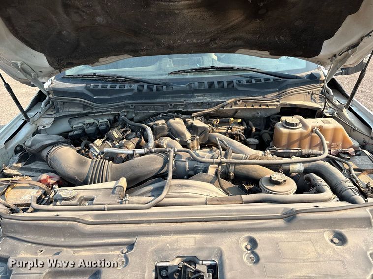 image for item DX8014 2017 Ford F450 Super Duty XL SuperCab truck cab and chassis