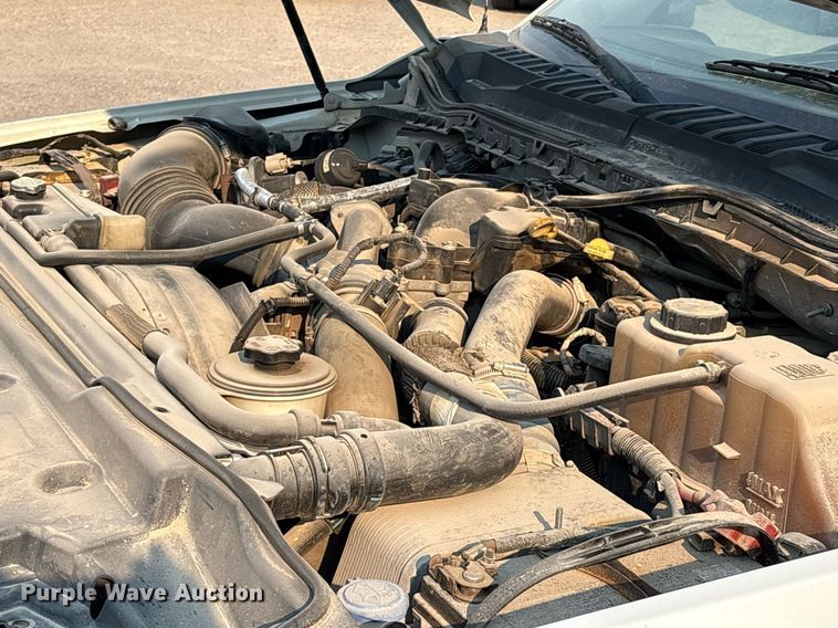 image for item DX8014 2017 Ford F450 Super Duty XL SuperCab truck cab and chassis