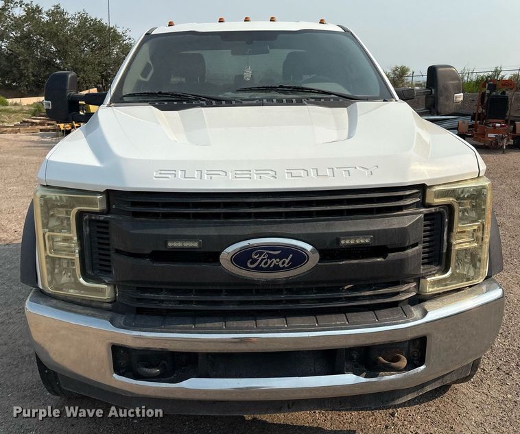 image for item DX8015 2017 Ford F450 Super Duty XL SuperCab truck cab and chassis