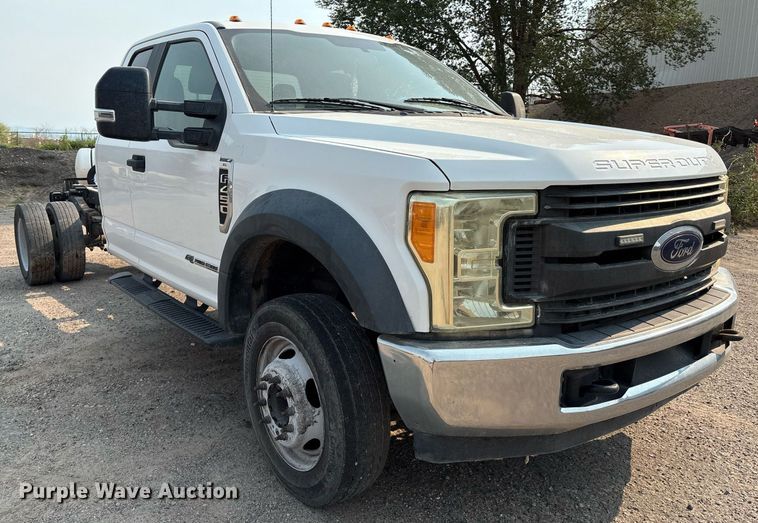 image for item DX8015 2017 Ford F450 Super Duty XL SuperCab truck cab and chassis