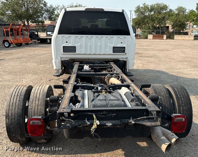 image for item DX8015 2017 Ford F450 Super Duty XL SuperCab truck cab and chassis
