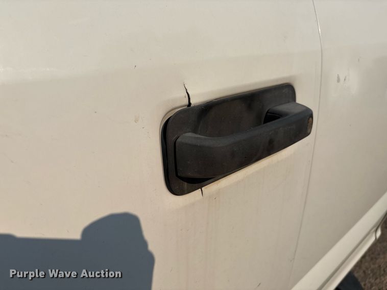 image for item DX8015 2017 Ford F450 Super Duty XL SuperCab truck cab and chassis