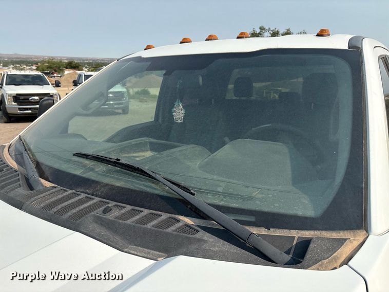 image for item DX8015 2017 Ford F450 Super Duty XL SuperCab truck cab and chassis