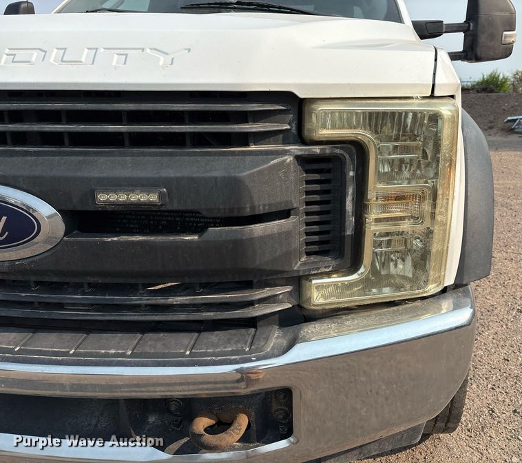 image for item DX8015 2017 Ford F450 Super Duty XL SuperCab truck cab and chassis