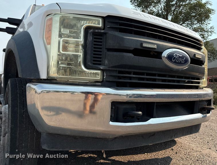 image for item DX8015 2017 Ford F450 Super Duty XL SuperCab truck cab and chassis