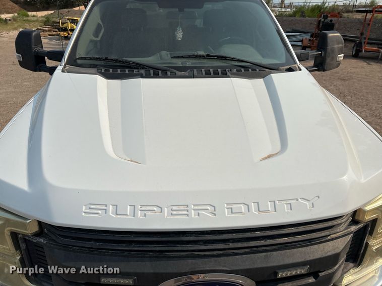 image for item DX8015 2017 Ford F450 Super Duty XL SuperCab truck cab and chassis