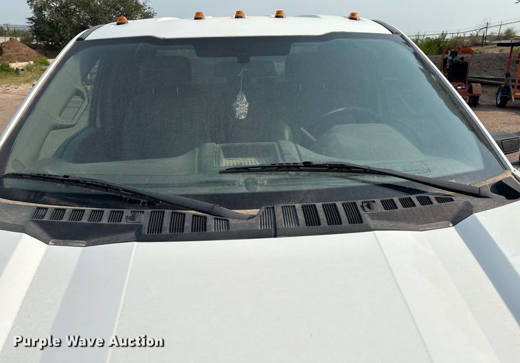 image for item DX8015 2017 Ford F450 Super Duty XL SuperCab truck cab and chassis