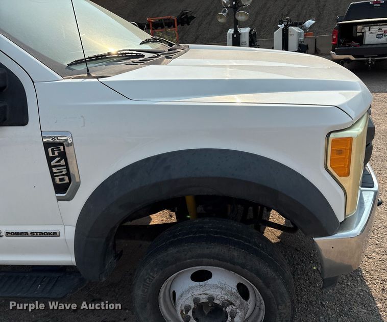 image for item DX8015 2017 Ford F450 Super Duty XL SuperCab truck cab and chassis