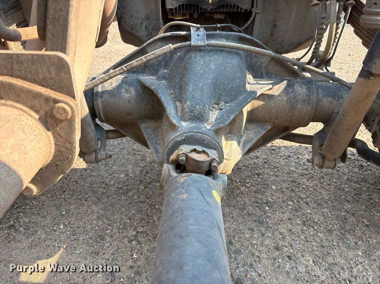 image for item DX8015 2017 Ford F450 Super Duty XL SuperCab truck cab and chassis