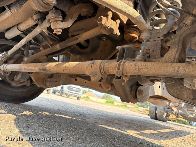 image for item DX8015 2017 Ford F450 Super Duty XL SuperCab truck cab and chassis