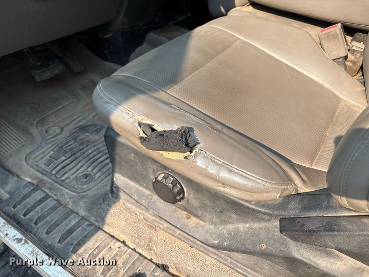 image for item DX8015 2017 Ford F450 Super Duty XL SuperCab truck cab and chassis