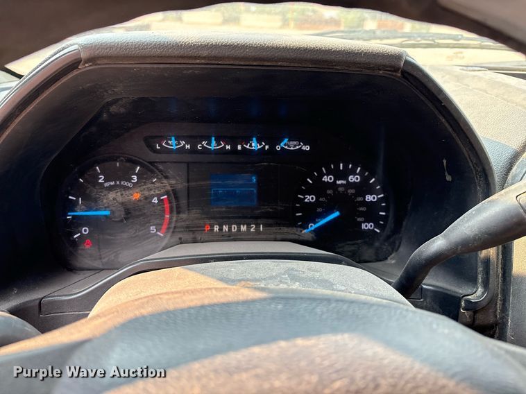 image for item DX8015 2017 Ford F450 Super Duty XL SuperCab truck cab and chassis