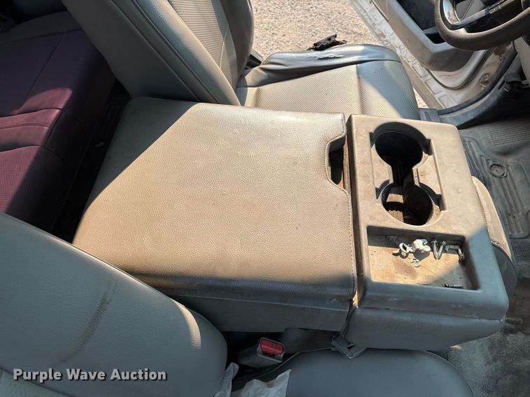 image for item DX8015 2017 Ford F450 Super Duty XL SuperCab truck cab and chassis