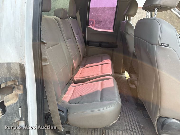 image for item DX8015 2017 Ford F450 Super Duty XL SuperCab truck cab and chassis