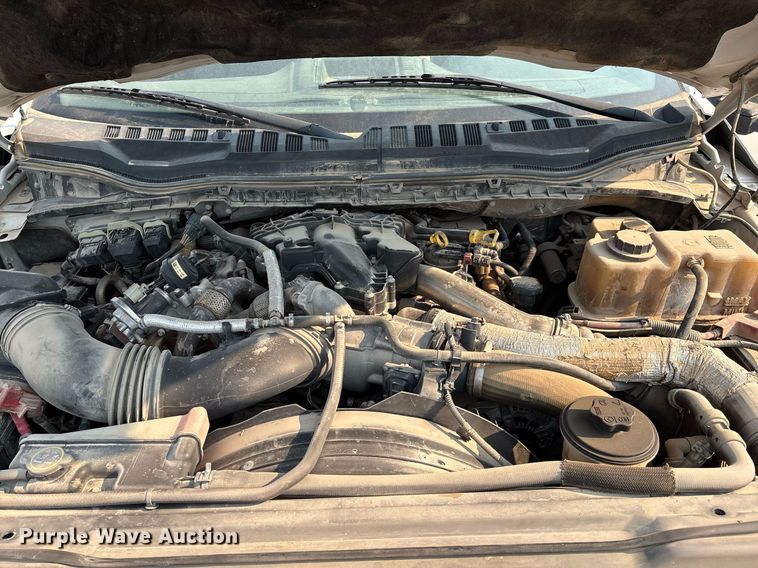 image for item DX8015 2017 Ford F450 Super Duty XL SuperCab truck cab and chassis