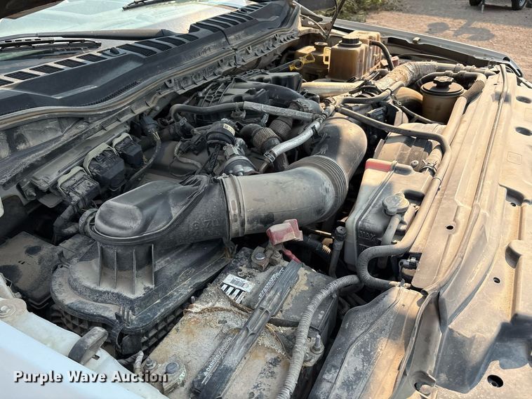 image for item DX8015 2017 Ford F450 Super Duty XL SuperCab truck cab and chassis