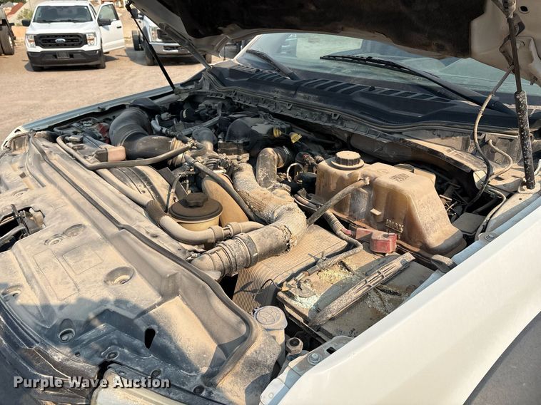 image for item DX8015 2017 Ford F450 Super Duty XL SuperCab truck cab and chassis