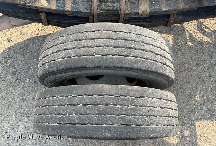 image for item DX8015 2017 Ford F450 Super Duty XL SuperCab truck cab and chassis