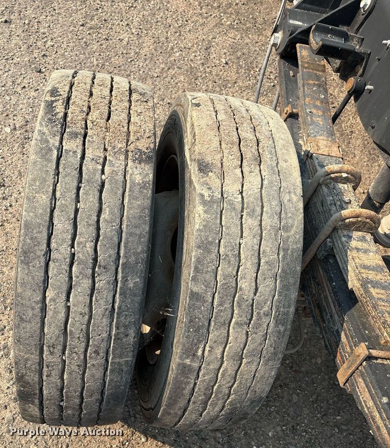 image for item DX8015 2017 Ford F450 Super Duty XL SuperCab truck cab and chassis