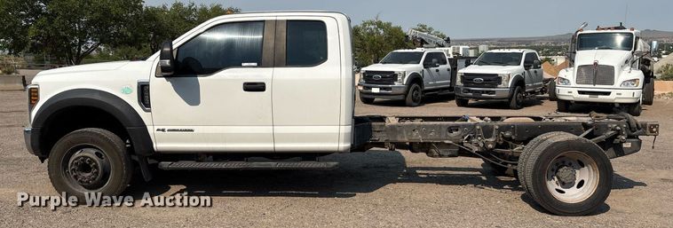 image for item DX8016 2018 Ford F450 Super Duty XL SuperCab truck cab and chassis