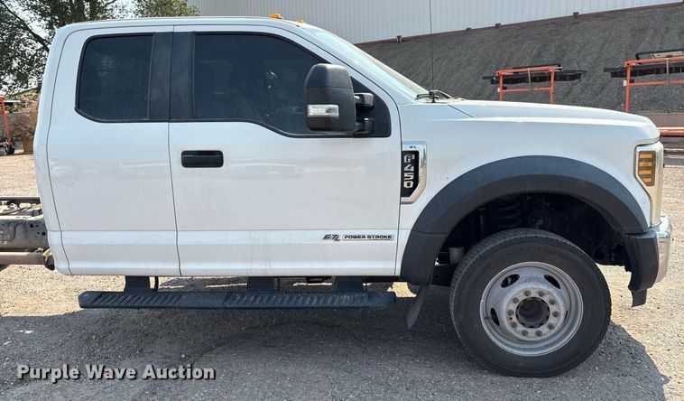 image for item DX8016 2018 Ford F450 Super Duty XL SuperCab truck cab and chassis