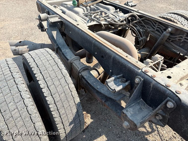 image for item DX8016 2018 Ford F450 Super Duty XL SuperCab truck cab and chassis