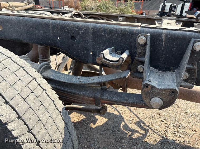 image for item DX8016 2018 Ford F450 Super Duty XL SuperCab truck cab and chassis