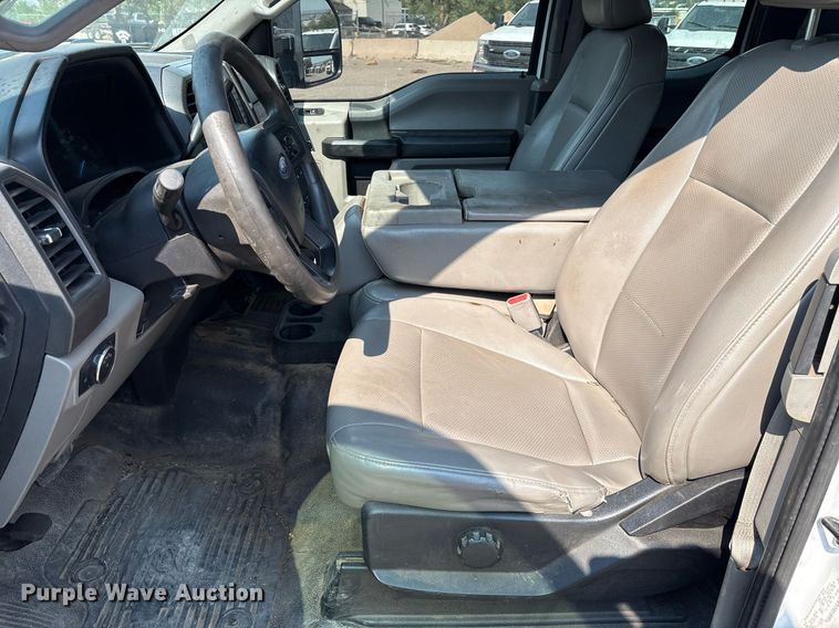 image for item DX8016 2018 Ford F450 Super Duty XL SuperCab truck cab and chassis