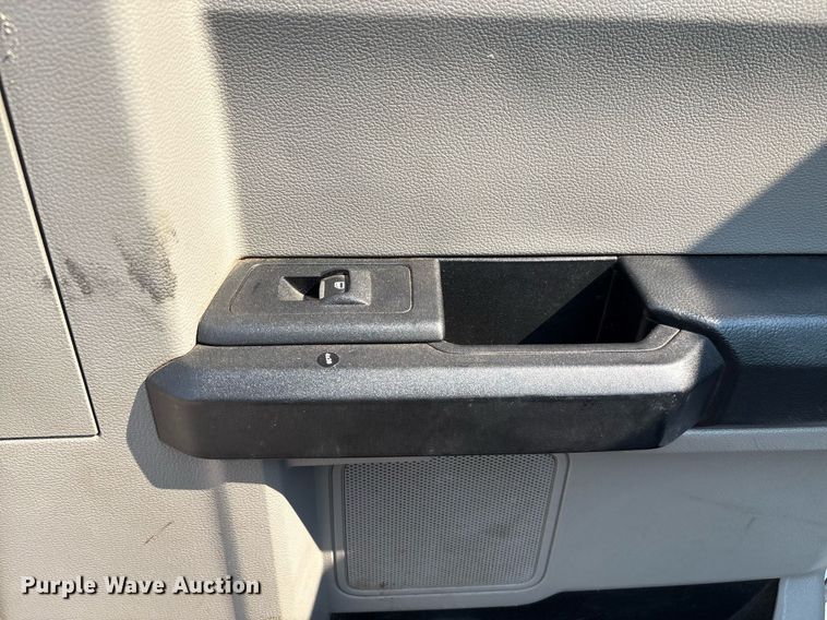 image for item DX8016 2018 Ford F450 Super Duty XL SuperCab truck cab and chassis