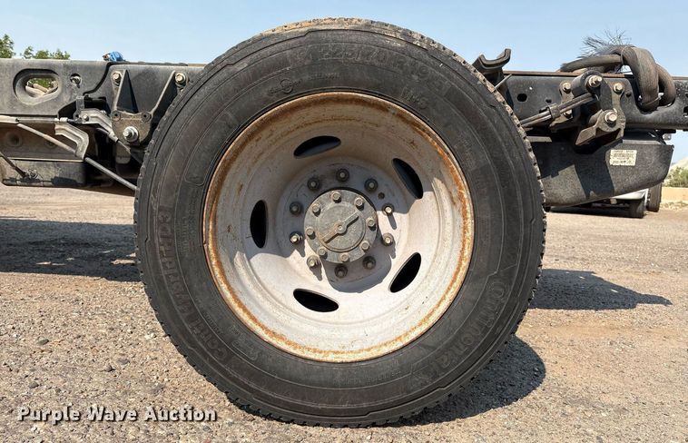 image for item DX8016 2018 Ford F450 Super Duty XL SuperCab truck cab and chassis