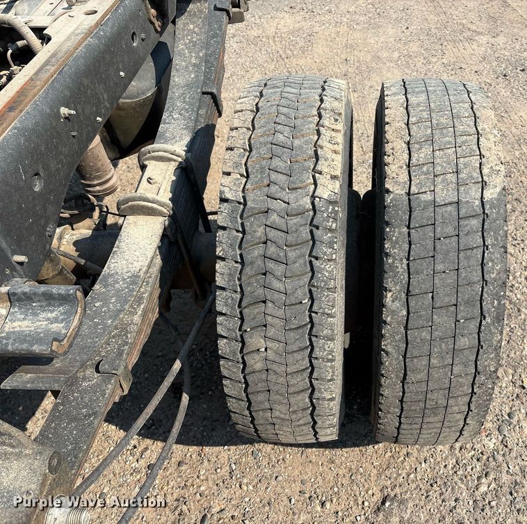 image for item DX8016 2018 Ford F450 Super Duty XL SuperCab truck cab and chassis