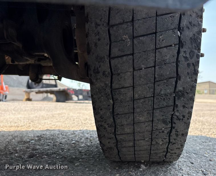 image for item DX8016 2018 Ford F450 Super Duty XL SuperCab truck cab and chassis