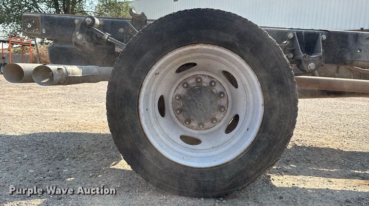 image for item DX8016 2018 Ford F450 Super Duty XL SuperCab truck cab and chassis