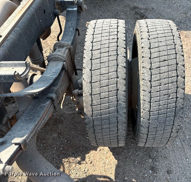 image for item DX8016 2018 Ford F450 Super Duty XL SuperCab truck cab and chassis