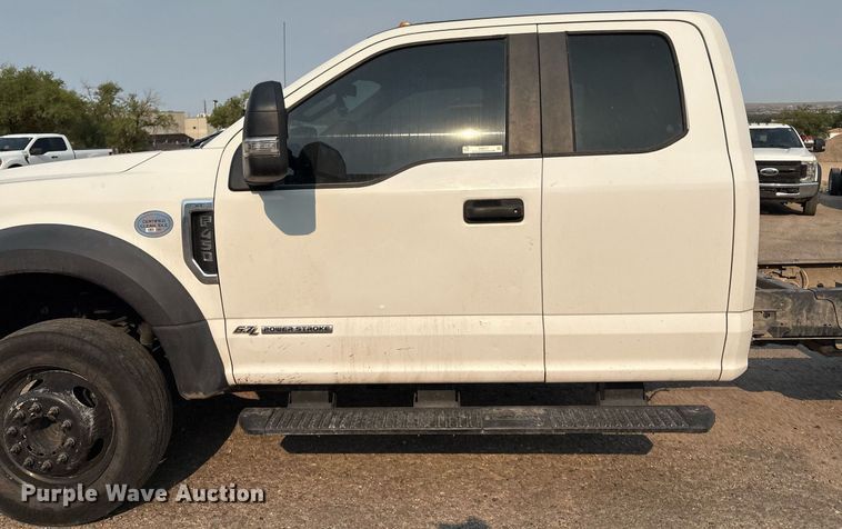 image for item DX8017 2017 Ford F450 Super Duty XL SuperCab truck cab and chassis