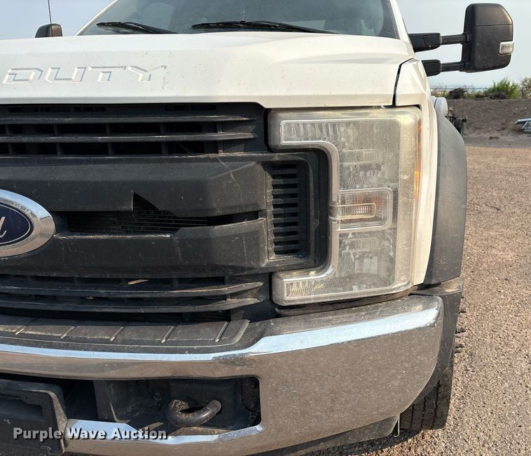 image for item DX8017 2017 Ford F450 Super Duty XL SuperCab truck cab and chassis