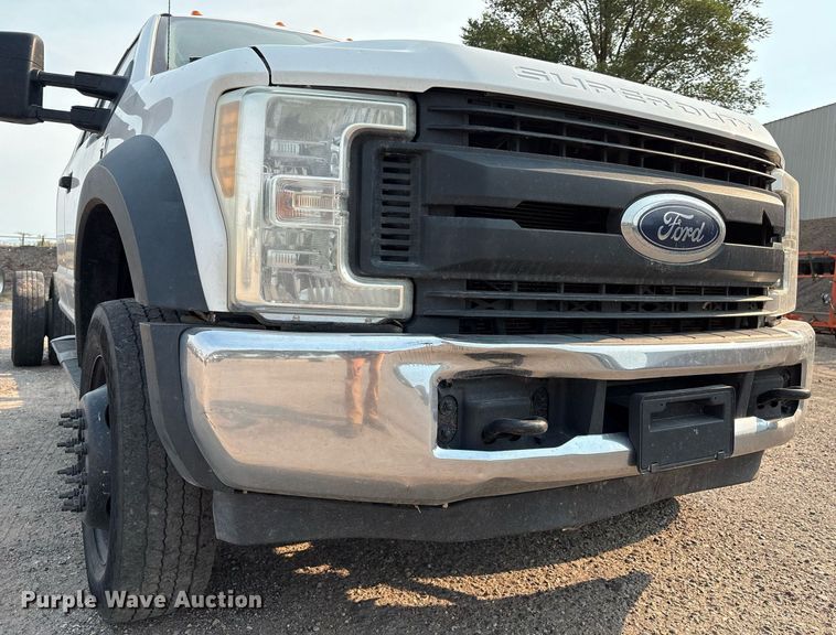 image for item DX8017 2017 Ford F450 Super Duty XL SuperCab truck cab and chassis