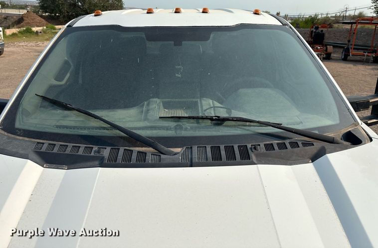 image for item DX8017 2017 Ford F450 Super Duty XL SuperCab truck cab and chassis