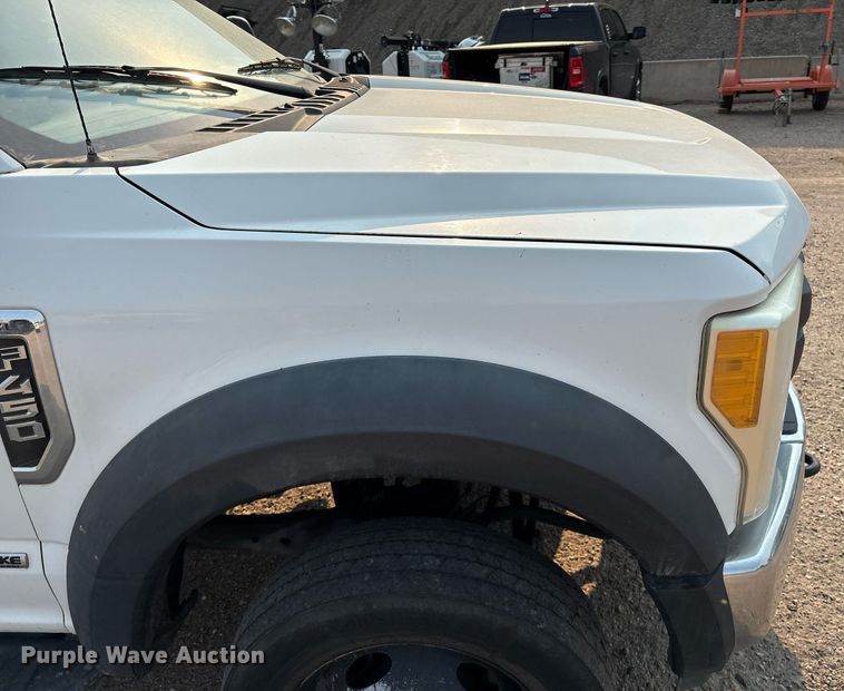 image for item DX8017 2017 Ford F450 Super Duty XL SuperCab truck cab and chassis