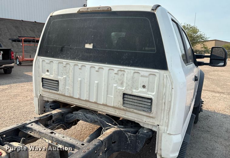 image for item DX8017 2017 Ford F450 Super Duty XL SuperCab truck cab and chassis