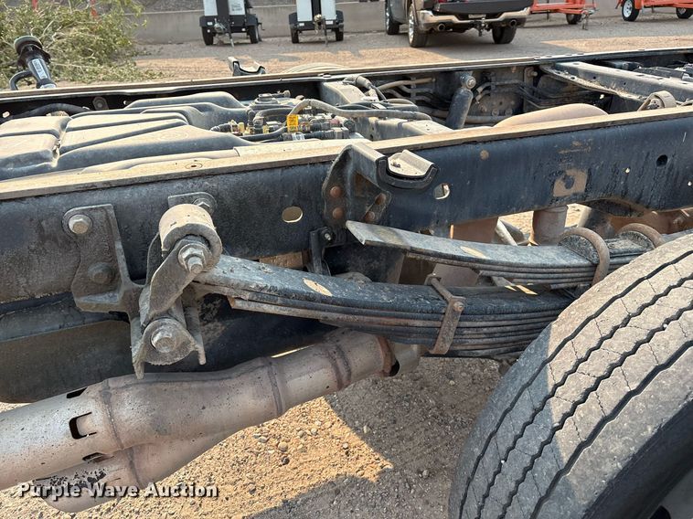 image for item DX8017 2017 Ford F450 Super Duty XL SuperCab truck cab and chassis