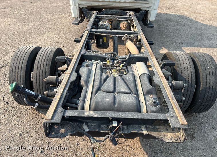 image for item DX8017 2017 Ford F450 Super Duty XL SuperCab truck cab and chassis