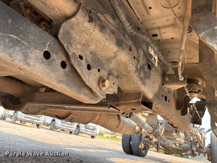 image for item DX8017 2017 Ford F450 Super Duty XL SuperCab truck cab and chassis