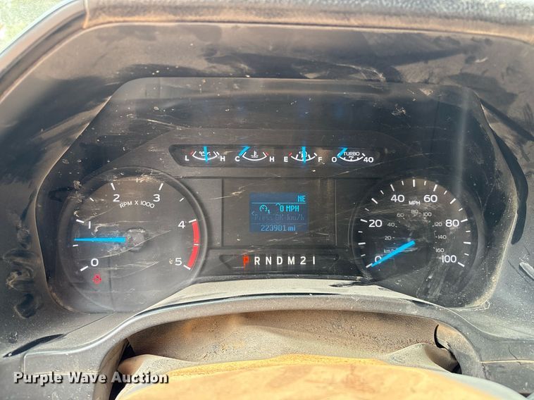 image for item DX8017 2017 Ford F450 Super Duty XL SuperCab truck cab and chassis