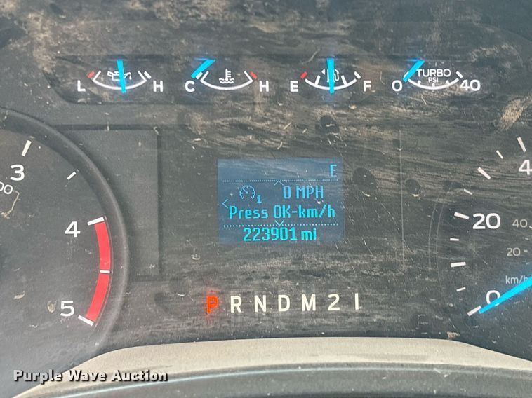 image for item DX8017 2017 Ford F450 Super Duty XL SuperCab truck cab and chassis