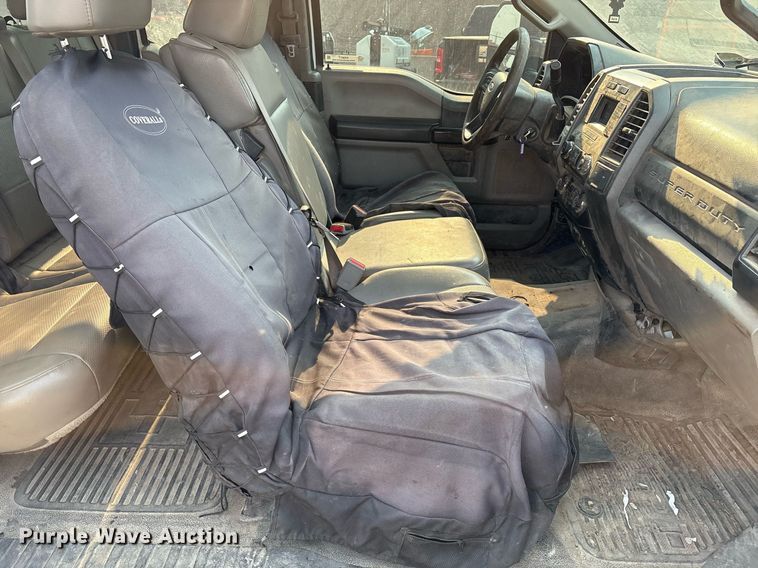 image for item DX8017 2017 Ford F450 Super Duty XL SuperCab truck cab and chassis