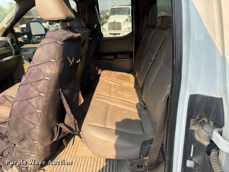 image for item DX8017 2017 Ford F450 Super Duty XL SuperCab truck cab and chassis