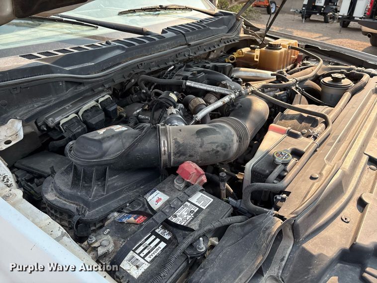 image for item DX8017 2017 Ford F450 Super Duty XL SuperCab truck cab and chassis